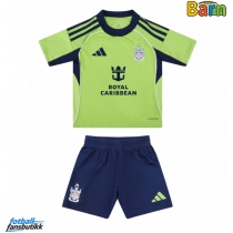 Fulham Bortedraktsett Barn 2025-26 Kortermet (+ Korte bukser)